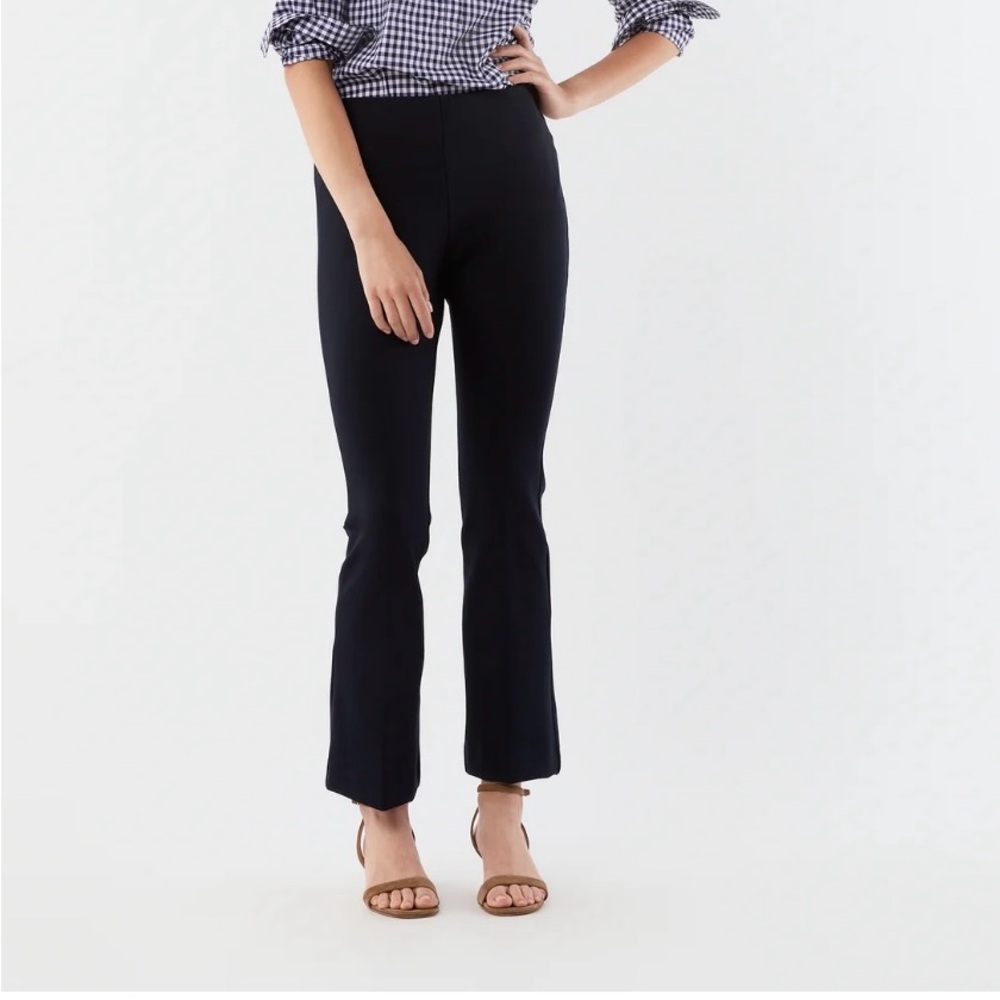 ANN MASHBURN
Faye Flare Cropped Pant
Navy Ponte Knit